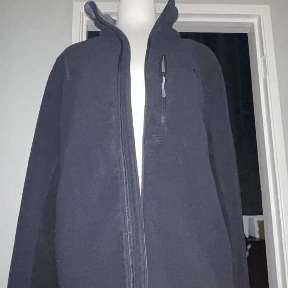 Mountain HardWare Jacket- OFFERS ACCEPTED - Picture 3 of 7